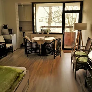 Апартаменты Ruhiges Apt. Direkt Am Naherholungsgebiet Mit Seeblick, Zentrum 5min, Messe 18min, Нюрнберг
